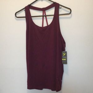 🆕 NWT Old Navy maroon medium strappy active top